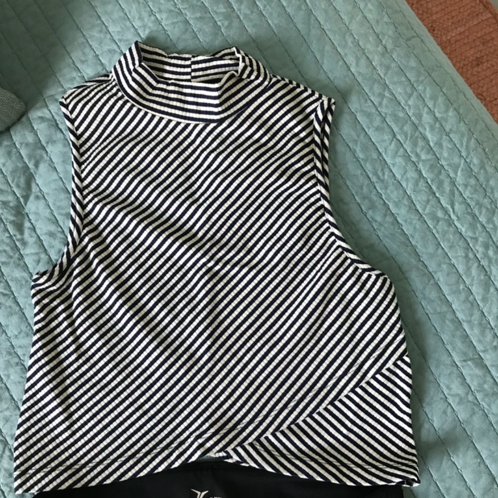 NWOT Free People Black/White Striped Tabby Cat Mock Neck Crop Sz L-Free leggings - Picture 4 of 10